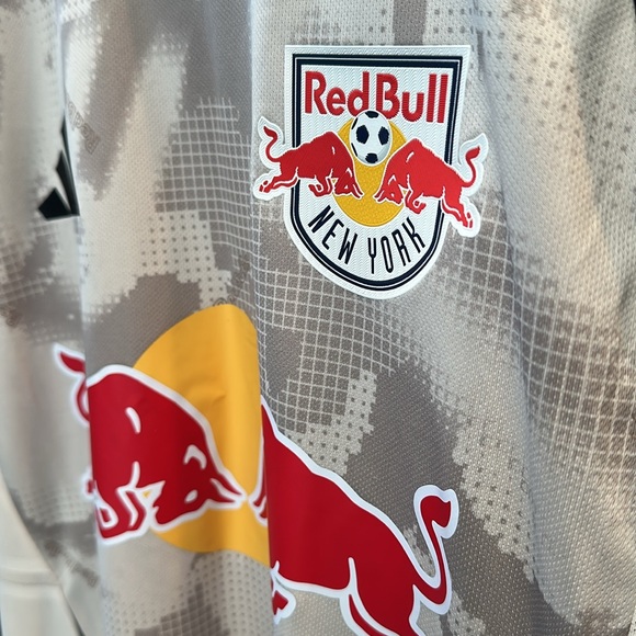 Daniel Edelman New York Red Bulls adidas 2025 Stone Kit Authentic Jersey - Tan - Picture 6 of 7